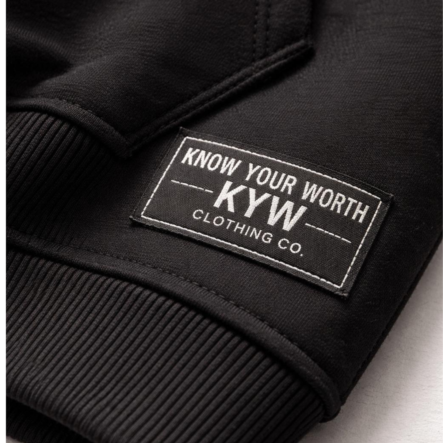ESSENTIAL HOODIE